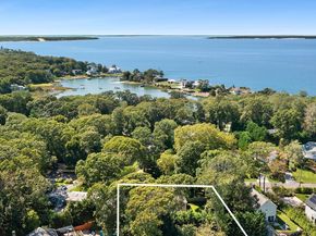 10 Bay View Road N, Southampton NY 11968