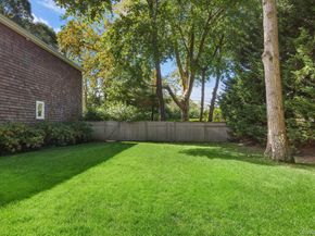 10 Bay View Road N, Southampton NY 11968