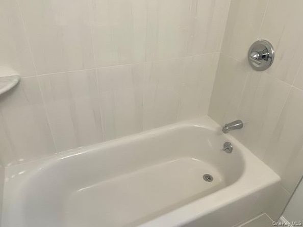 245-33 77th Crescent 2nd fl, Bellerose NY 11426