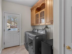 7 Pitch Pine Court, Northport NY 11768