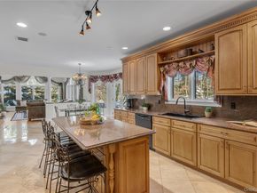 7 Pitch Pine Court, Northport NY 11768