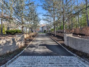 7 Pitch Pine Court, Northport NY 11768