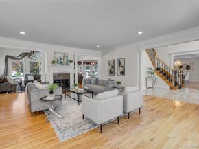 7 Pitch Pine Court, Northport NY 11768