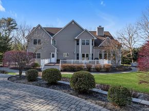 7 Pitch Pine Court, Northport NY 11768