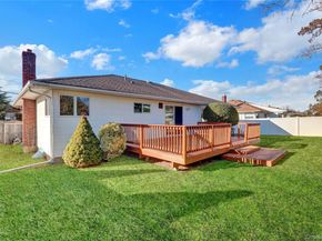 607 Saint George Avenue, North Babylon NY 11703