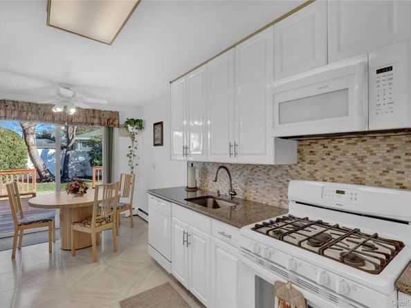 607 Saint George Avenue, North Babylon NY 11703