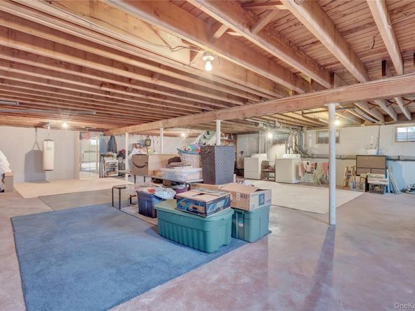 607 Saint George Avenue, North Babylon NY 11703