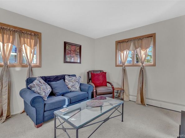 607 Saint George Avenue, North Babylon NY 11703