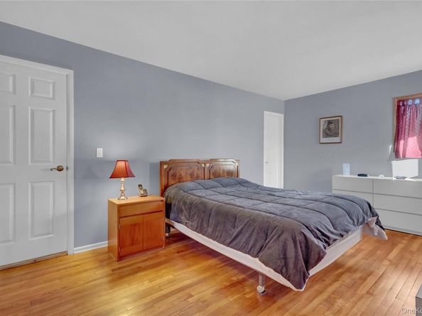 607 Saint George Avenue, North Babylon NY 11703