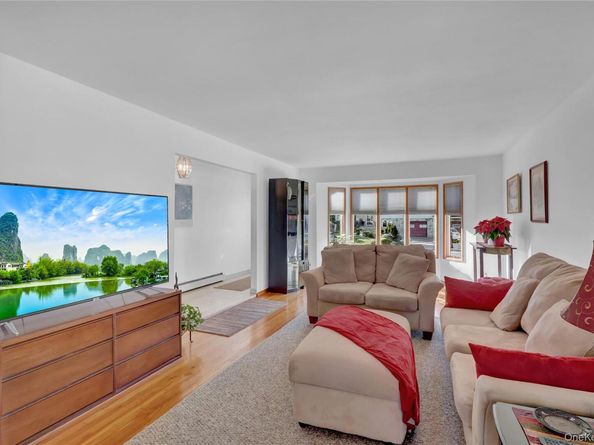 607 Saint George Avenue, North Babylon NY 11703