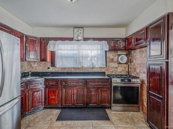 15007 85th Drive, Briarwood NY 11432