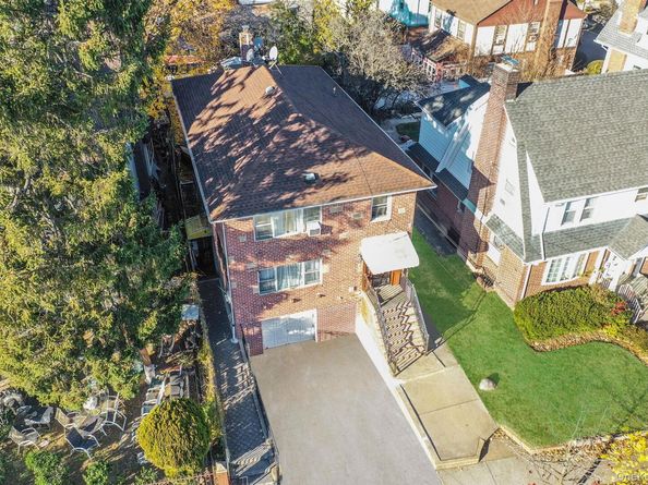 15007 85th Drive, Briarwood NY 11432