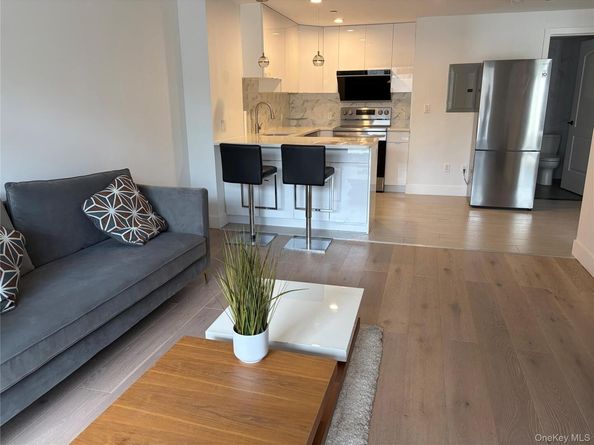 52-16 Roosevelt Avenue 2C, Woodside NY 11377