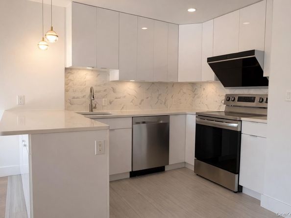 52-16 Roosevelt Avenue 2C, Woodside NY 11377