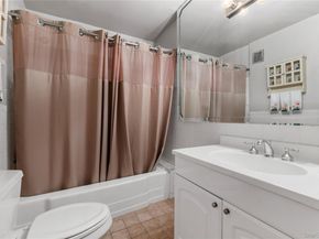 25 Chapel Place 2L, Great Neck NY 11021