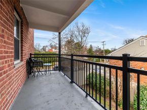 25 Chapel Place 2L, Great Neck NY 11021