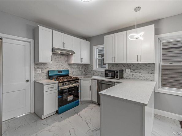 8925 201st Street, Hollis NY 11423