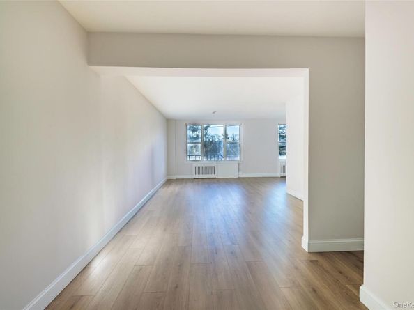 125 Bronx River Road 2E, Yonkers NY 10704