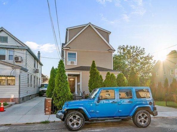 27-28 Humphreys Street, East Elmhurst NY 11369