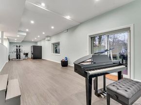 33 E Potter Lane NE, Halesite NY 11743