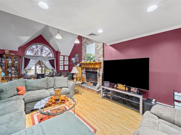 2906 Lawrence Drive, Wantagh NY 11793