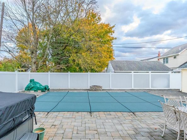 2906 Lawrence Drive, Wantagh NY 11793