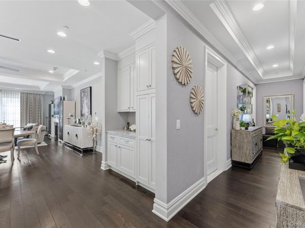 5000 Royal Court 5103, North Hills NY 11040