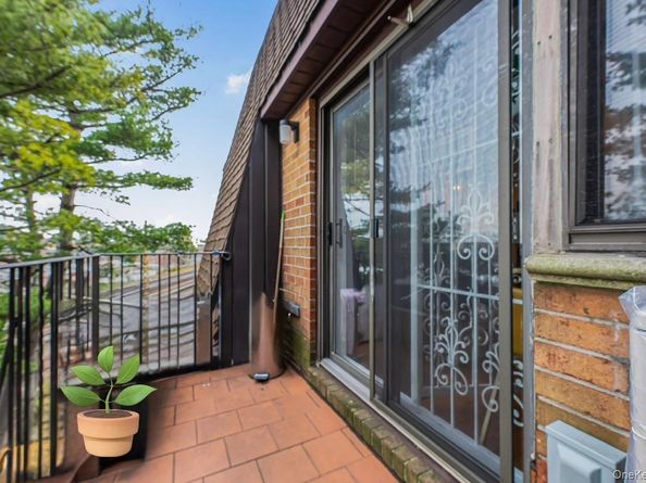 7449 Calamus Avenue 51, Elmhurst NY 11373