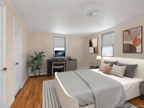 16 Deepdale Parkway, Roslyn Heights NY 11577