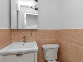 16 Deepdale Parkway, Roslyn Heights NY 11577