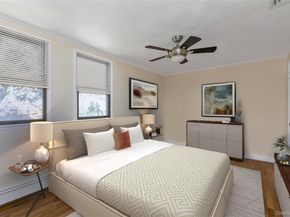16 Deepdale Parkway, Roslyn Heights NY 11577