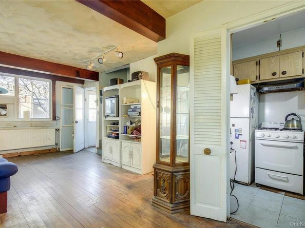 216-76 68TH Avenue 26119, Oakland Gardens NY 11364