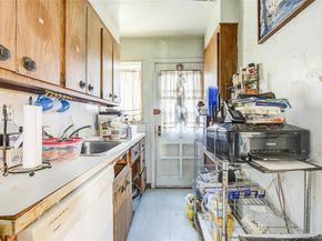 216-76 68TH Avenue 26119, Oakland Gardens NY 11364