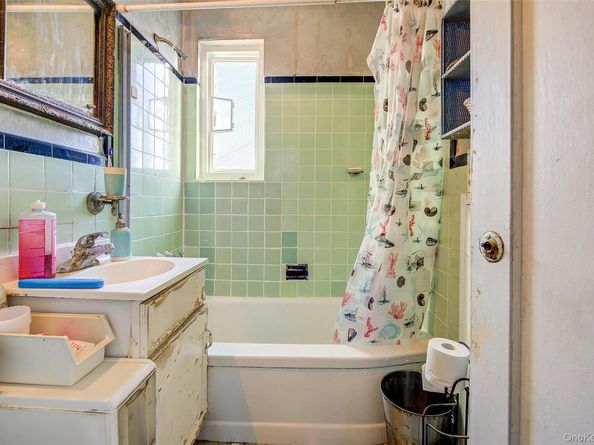 216-76 68TH Avenue 26119, Oakland Gardens NY 11364