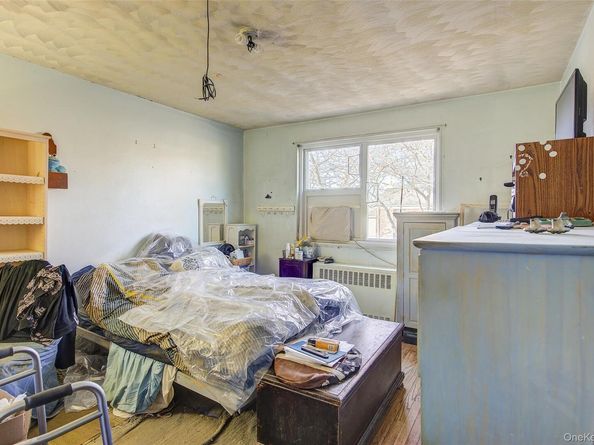 216-76 68TH Avenue 26119, Oakland Gardens NY 11364