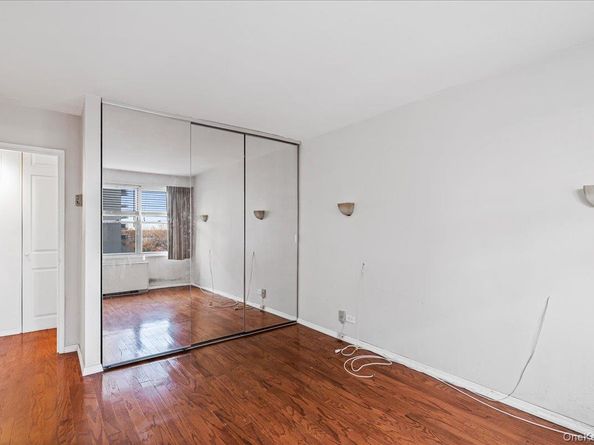 17-85 215 Street 5L, Bayside NY 11360