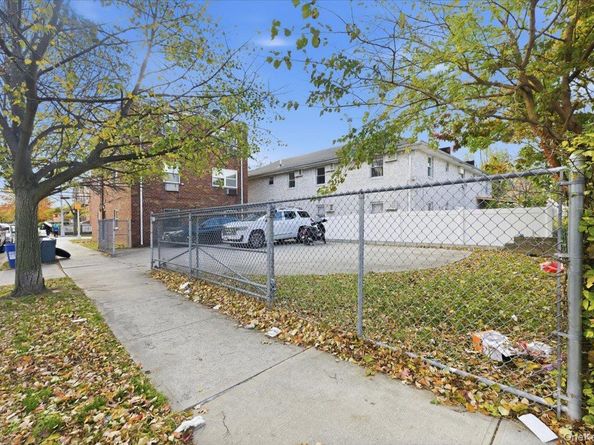 24-60 81st Street, East Elmhurst NY 11370