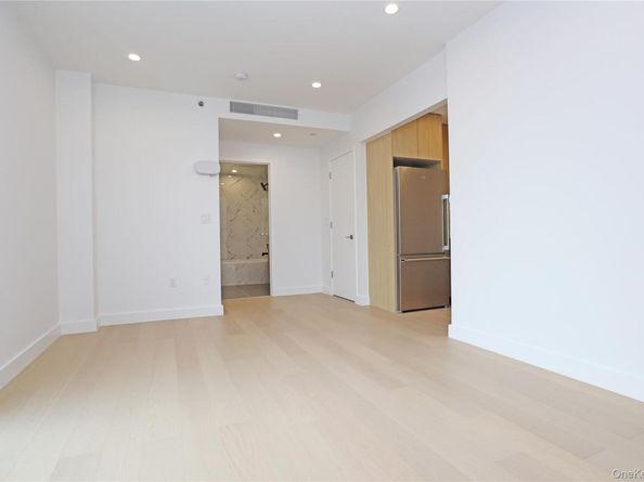 15002 Northern Boulevard 6G, Flushing NY 11354