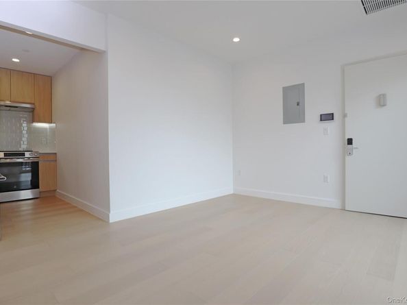 15002 Northern Boulevard 6G, Flushing NY 11354