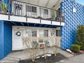 1 Wyndover Woods Lane 2, White Plains NY 10603