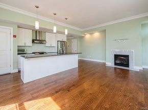 13 Island Point 13, Bronx NY 10464