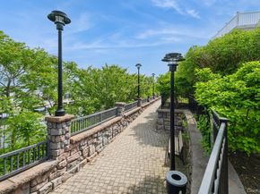 13 Island Point 13, Bronx NY 10464