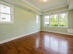 13 Island Point 13, Bronx NY 10464