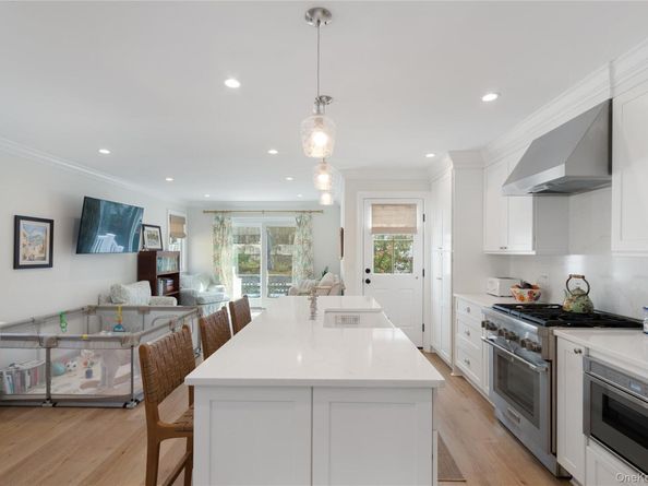 19 Charles Street, Port Washington NY 11050