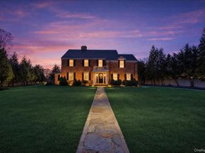 13 Arbor Place, Glen Cove NY 11542