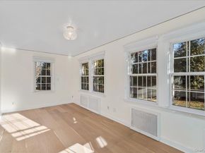 13 Arbor Place, Glen Cove NY 11542