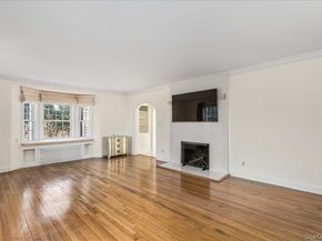 13 Arbor Place, Glen Cove NY 11542