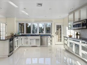 13 Arbor Place, Glen Cove NY 11542