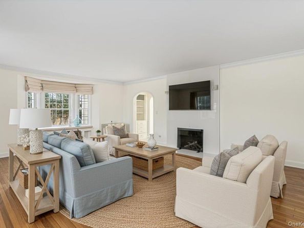 13 Arbor Place, Glen Cove NY 11542