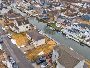 2666 Peconic Avenue, Seaford NY 11783